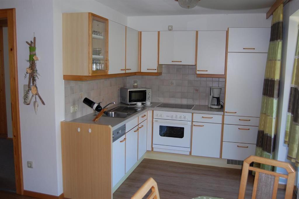 Apartamento Haus Schreieck Klaudia Höfen Exterior foto