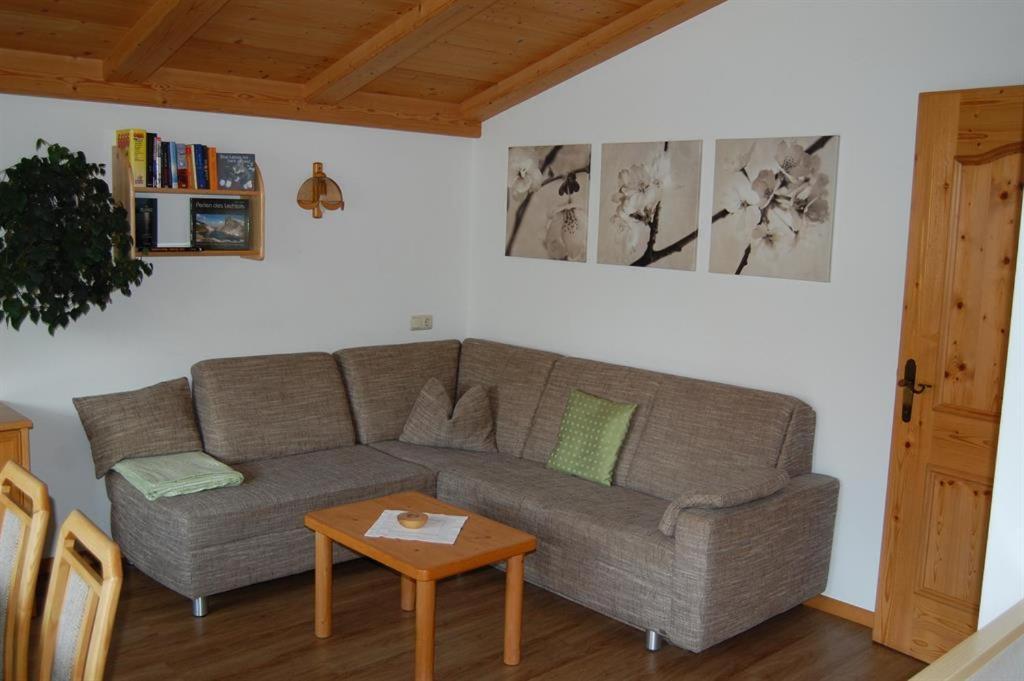 Apartamento Haus Schreieck Klaudia Höfen Exterior foto