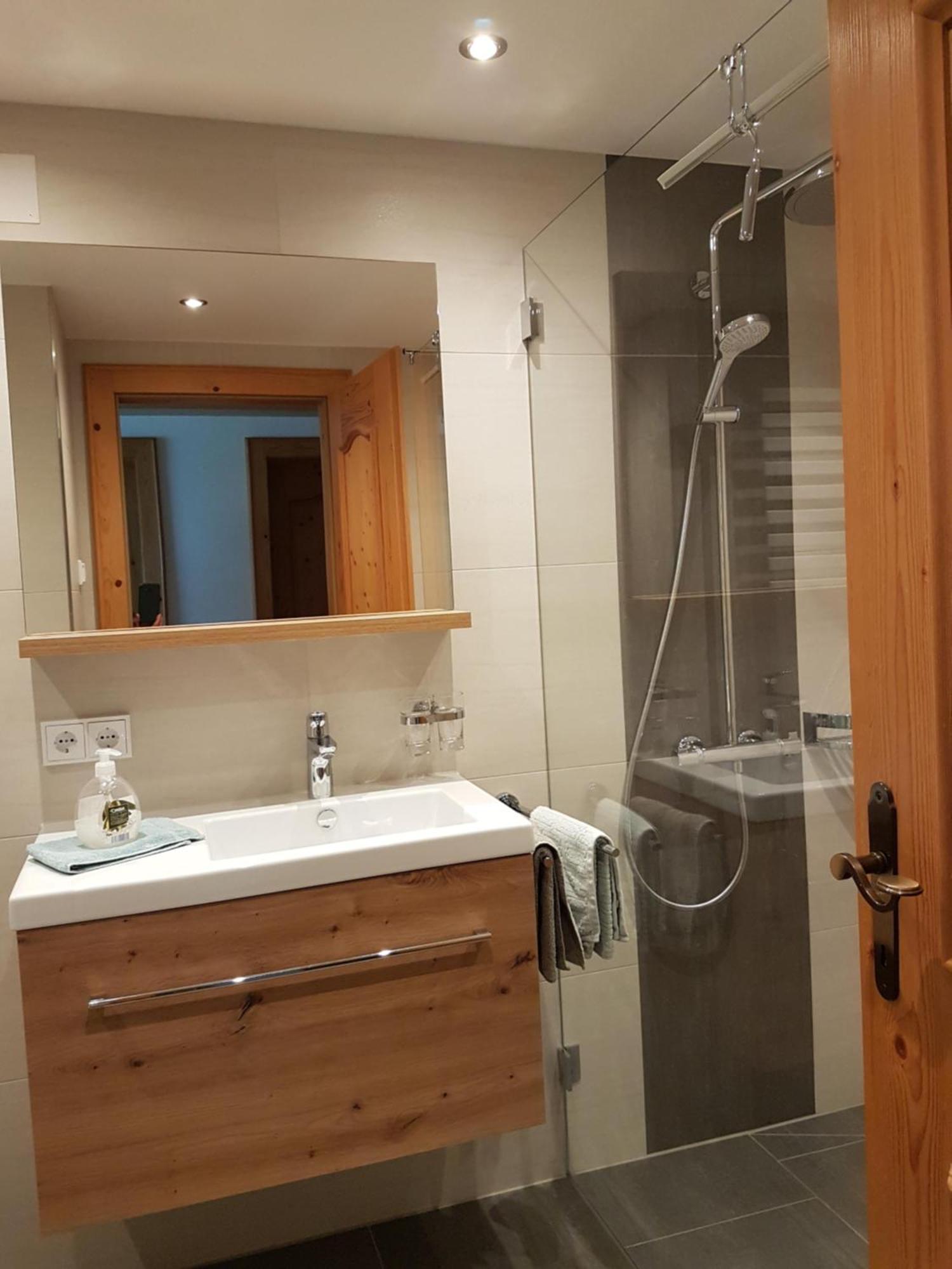 Apartamento Haus Schreieck Klaudia Höfen Exterior foto